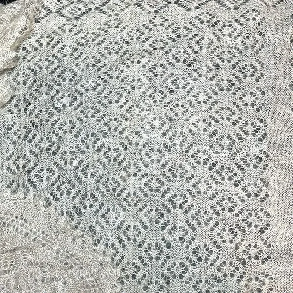 Goat Wool Lace Knit Shawl Scarf Wrap
Handmade Russian Orenburg Style Light Gray - Picture 11 of 12